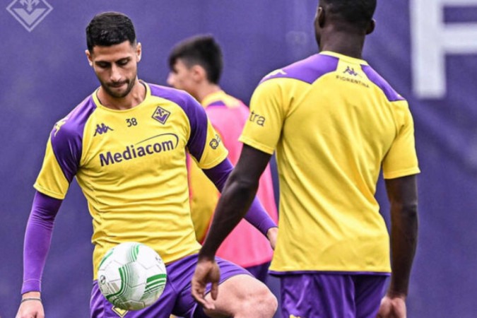 Jogadores da Fiorentina durante treinamento da equipe - Foto: Divulgação/Fiorentina -  (crédito: Divulgação/Fiorentina)