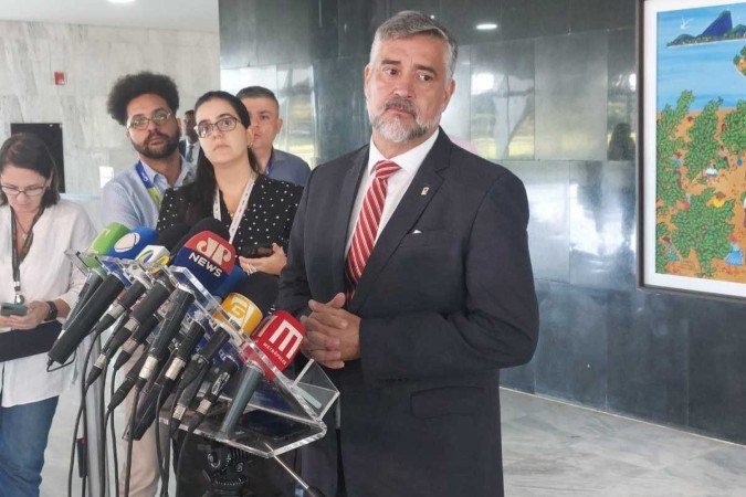 O ministro ressaltou que a divulgação de notícias falsas está sendo prejudicial ao esforço de salvamento e recuperação realizado no estado do Rio Grande do Sul - (crédito: Victor Correia/CB/D.A Press) O ministro ressaltou que a divulgação de notícias falsas está sendo prejudicial ao esforço de salvamento e recuperação realizado no estado do Rio Grande do Sul - (crédito: Victor Correia/CB/D.A Press)