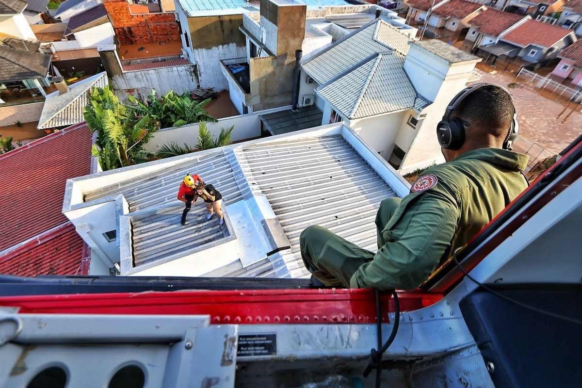 Arrecadação de doações a vítimas no RS são coletadas pelo Samu