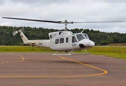 Helicóptero da Força Aérea do Uruguai emprestado ao Brasil para ajudar nas operações de socorro no Rio Grande do Sul -  (crédito: Divulgação FAU)