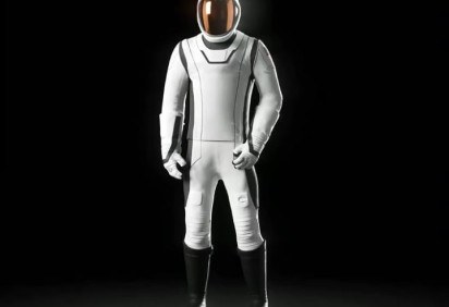 A empresa espacial americana SpaceX exibiu uma amostra dos seus novos trajes espaciais para caminhadas fora da nave (ou EVAs, como são conhecidos em inglês). -  (crédito: divulgação spacex)