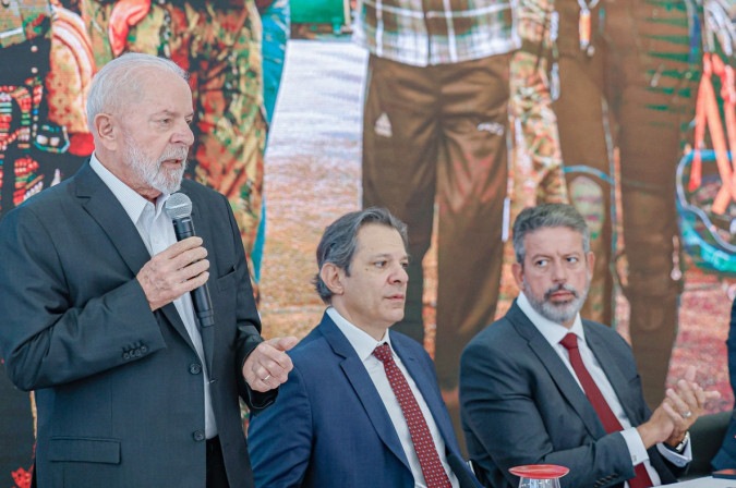 09.05.2024 - Anúncio de medidas relacionadas ao Rio Grande do Sul
09.05.2024 - Presidente da República, Luiz Inácio Lula da Silva, durante Anúncio de medidas relacionadas ao Rio Grande do Sul, no Palácio do Planalto, Brasília - DF.

 

 

Foto: Ricardo Stuckert / PR -  (crédito:  Foto: Ricardo Stuckert / PR)