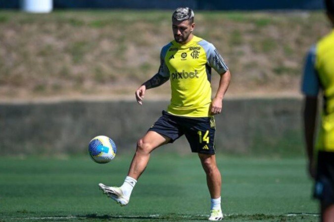 Arrascaeta treinou nesta quinta-feira e está perto de retorno ao Flamengo - (crédito: Foto: Marcelo Cortes/CRF) Arrascaeta treinou nesta quinta-feira e está perto de retorno ao Flamengo - (crédito: Foto: Marcelo Cortes/CRF)