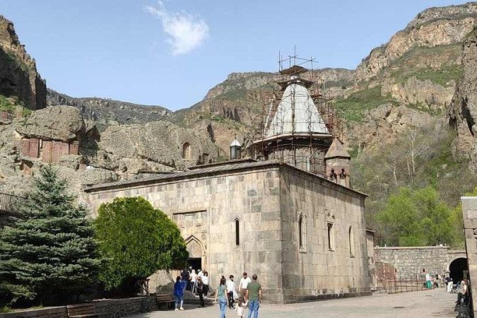 Monastério de Geghard: local 
teria escondido lança que 
perfurou o corpo de Jesus