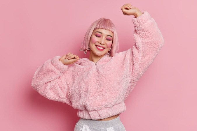 O cabelo marshmallow pink é uma tendência atual (Imagem: Cast Of Thousands | Shutterstock) -  (crédito: EdiCase - Beleza -> Revista)
