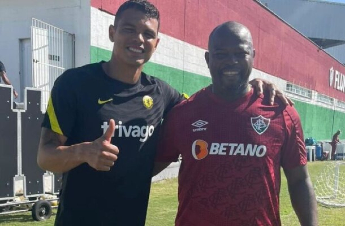 Marcão celebra volta do amigo Thiago Silva ao Fluminense: ‘Desfilar categoria’