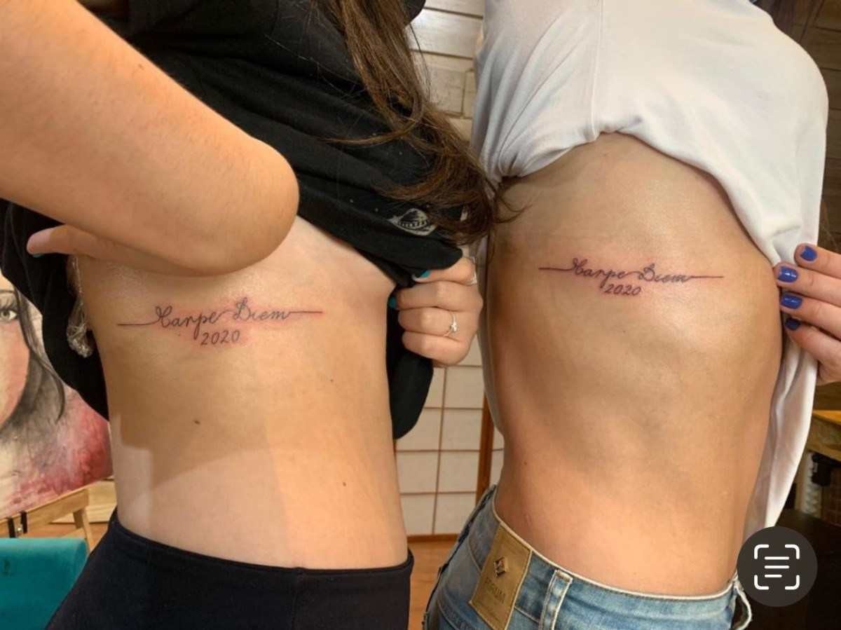 Tatuagem de mãe e filha da Núbia Oliiver