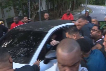 Torcedores do Flamengo fazem protesto no Ninho do Urubu após derrota na Libertadores
 -  (crédito: Reprodução/Redes Sociais)