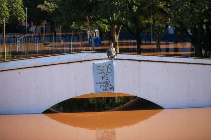 O número de mortes causadas pelas enchentes no Rio Grande do Sul subiu para 113 para nesta sexta-feira (10/5) -  (crédito: Gustavo Mansur/ Palácio Piratini)