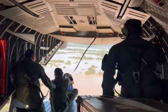 Alimentos lançados em áreas isoladas