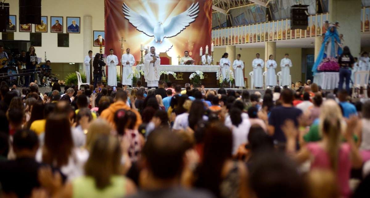  12/05/2024 Credito: Ed Alves/CB/DA.Press. Cidades. Festa de Pentecostes 2024 - Padre Moacir Anastacio. 