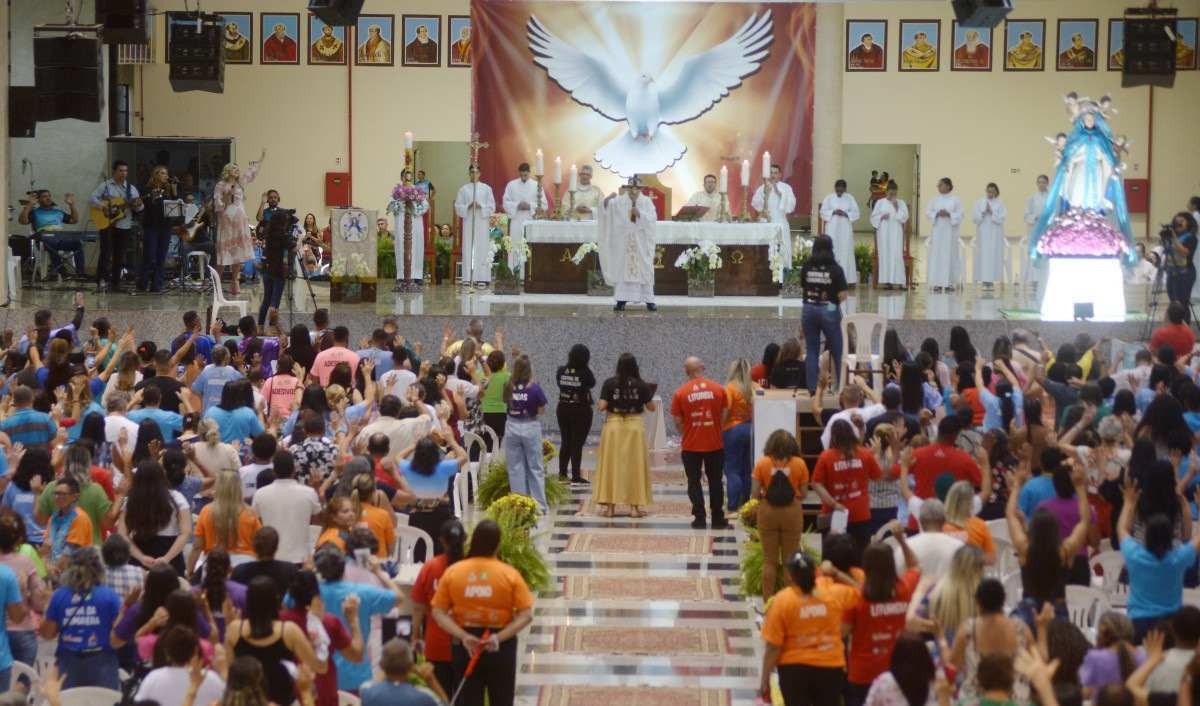Cerca de 5 mil pessoas participam do primeiro dia da Semana de Pentecostes