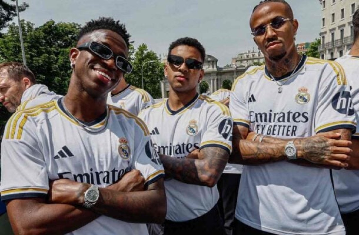 Torcedores do Real Madrid exaltam Vini Jr: ‘Bola de Ouro’