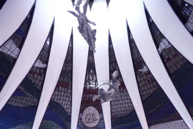  12/05/2024 Credito: Ed Alves/CB/DA.Press. Revista. Novidades nos casamentos - Pintura ao Vivo. Na foto, Pintor Zau. Casamento na Catedral. 