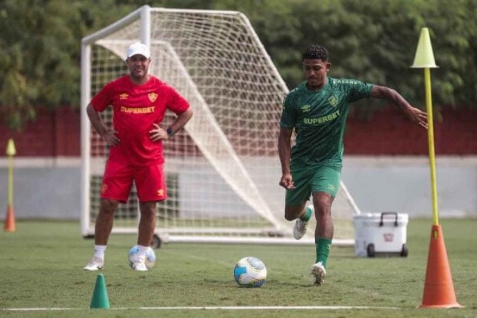 John Kennedy foi reintegrado no Fluminense - Foto: Lucas Merçon / Fluminense FC -  (crédito: Foto: Lucas Merçon / Fluminense FC)