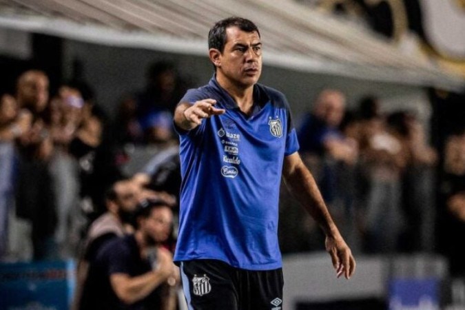 Carille avaliou negativamente a atuação do Santos em revés para o Amazonas como visitante, mas crê em aprendizado da equipe -  (crédito: Foto: Raul Baretta/ Santos FC.)