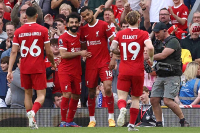 Liverpool chegou a ser líder da Premier League, mas caiu de rendimento -  (crédito: Foto: Darren Staples/AFP via Getty Images)