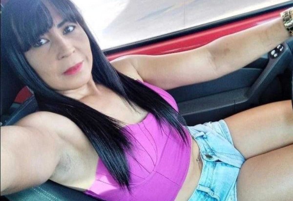 Simone Santos Ribeiro tinha 42 anos e foi assassinada em casa -  (crédito: fotos:Redes sociais/Divulgação)