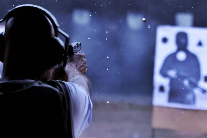 Treinamento de policiais da reserva que vão atuar em abrigos do RS