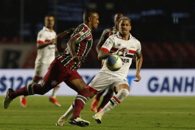 Fernando Diniz contesta Anderson Daronco após expusão contra o São Paulo -  (crédito: Reprodução/SporTV/Premiere)