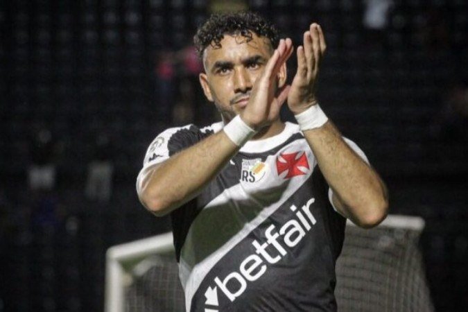 Vegetti (esq.) comemora com Payet, autor das duas assistências em São Januário - (crédito: Foto: Leandro Amorim / Vasco) Vegetti (esq.) comemora com Payet, autor das duas assistências em São Januário - (crédito: Foto: Leandro Amorim / Vasco)