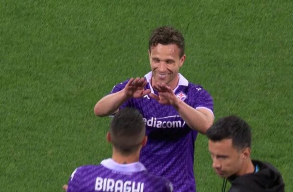 Arthur marca pela primeira vez desde 2021, e dá vitória à Fiorentina