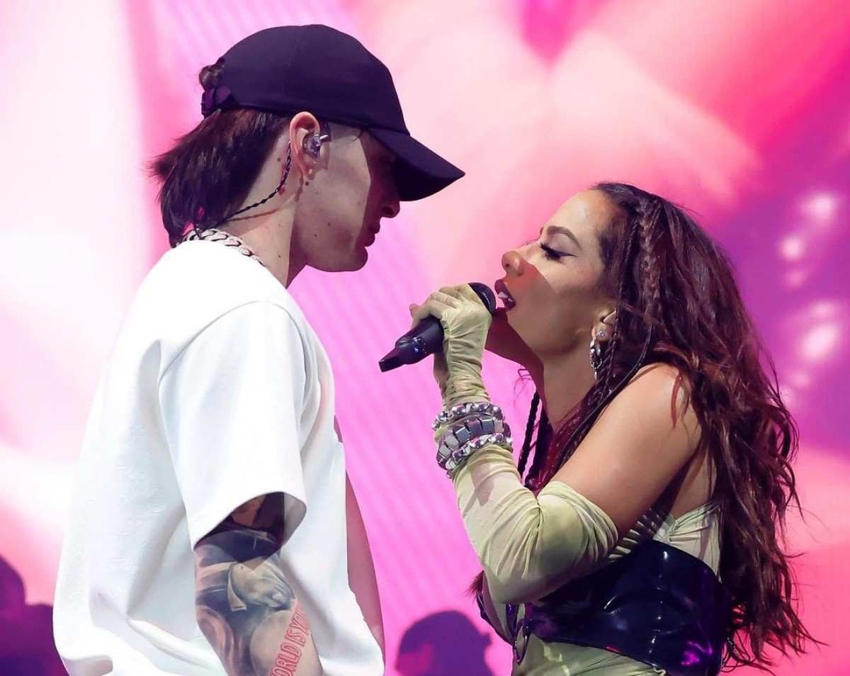 Anitta engata romance com cantor internacional