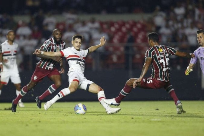 Fluminense sofreu 12 gols em seis rodadas no Campeonato Brasileiro  -  (crédito:  - Foto: Rubens Chiri e Paulo Pinto/Saopaulofc.net)