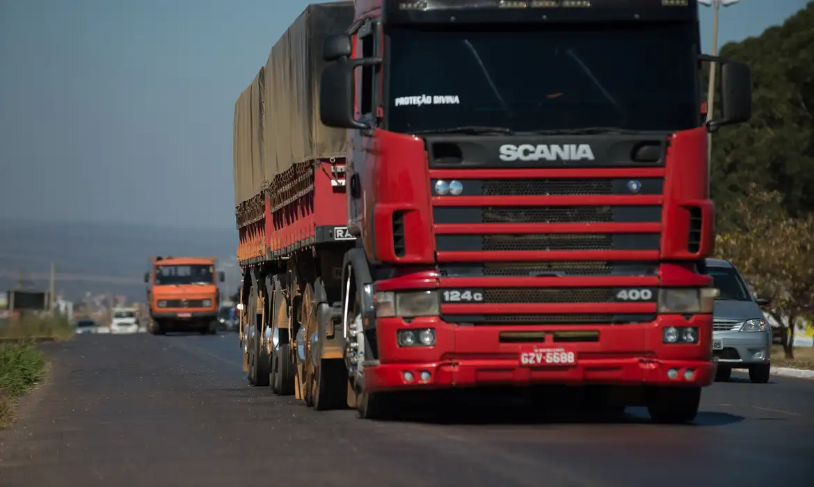 Argentina e Uruguai facilitam fluxo de cargas com destino ao RS -  (crédito: EBC)