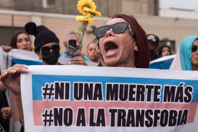 Manifestação contra a transfobia em avenida de Lima, capital do Peru: 