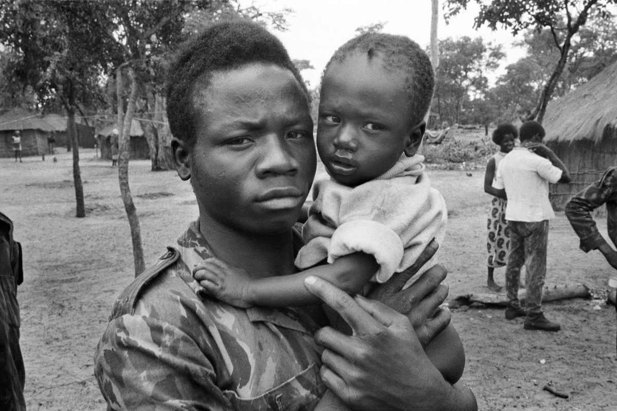 Exposição de fotógrafo italiano mostra lutas de libertação na África