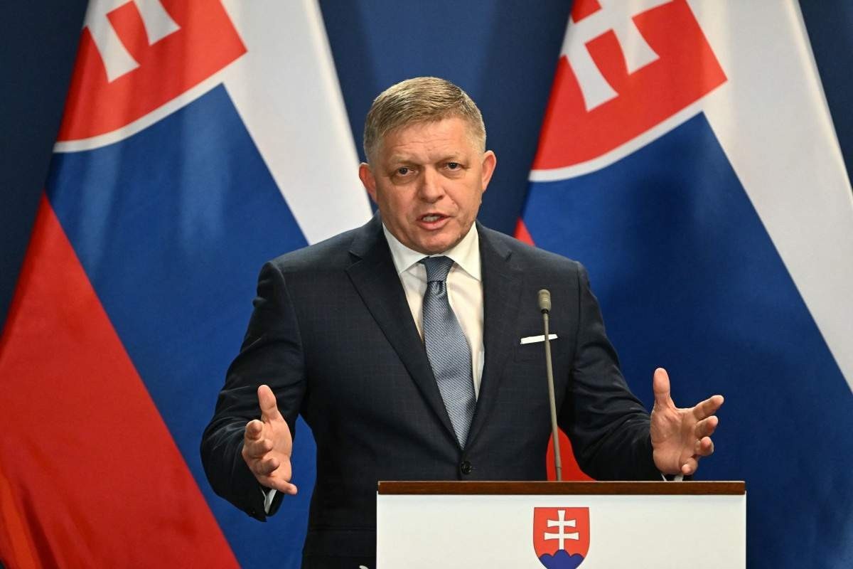 Primeiro-ministro da Eslováquia é baleado e levado ao hospital, diz imprensa