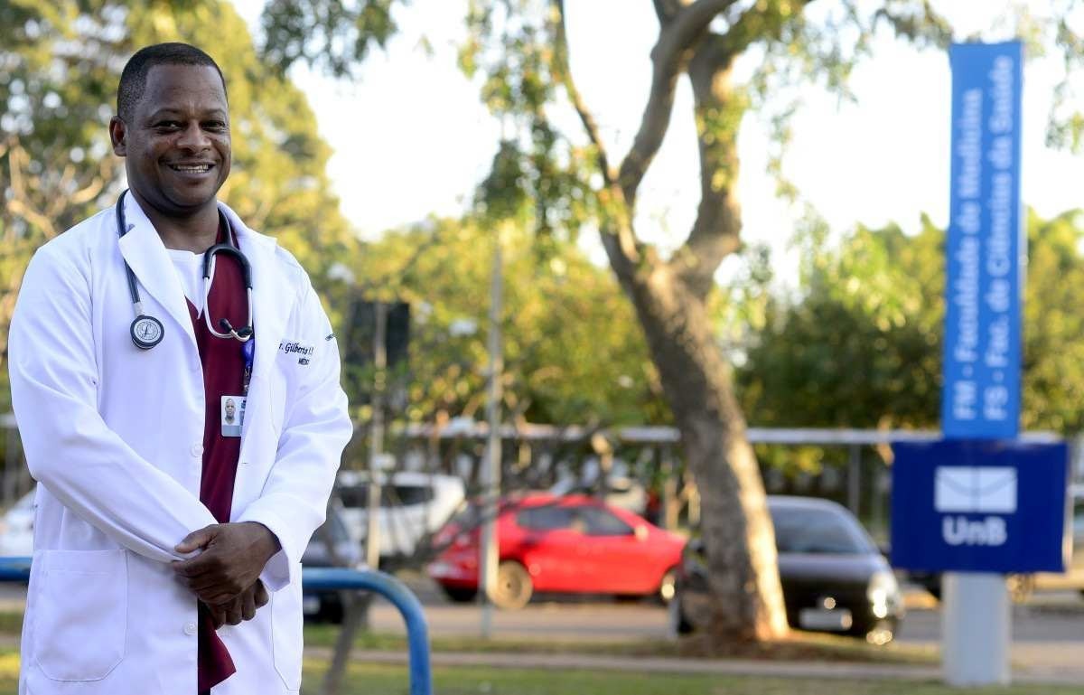 Ex-cobrador de ônibus formado em medicina na UnB ganha destaque nacional