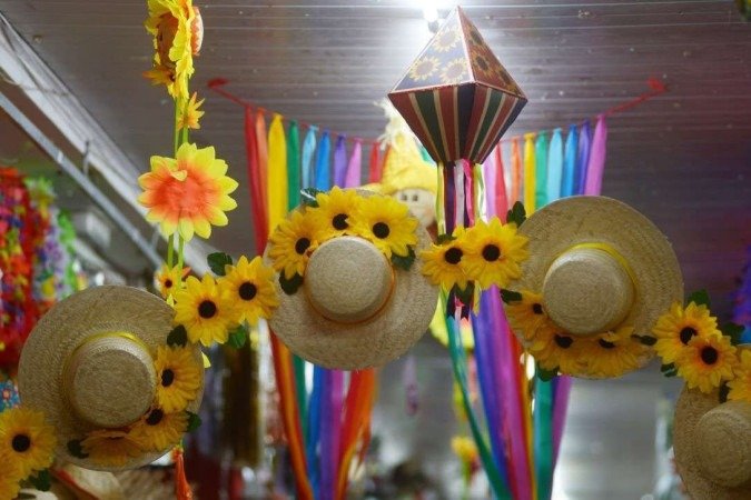  15/05/2024 Credito: Ed Alves/CB/DA.Press. Cidades. Comercio preparado Festa Junina. Taguacenter. 