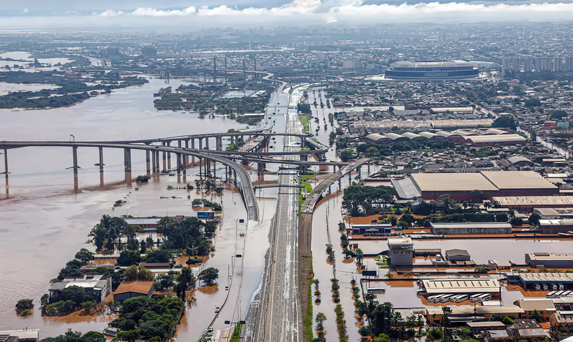 Mais de 253 mil pontos estão sem luz no Rio Grande do Sul -  (crédito: EBC)