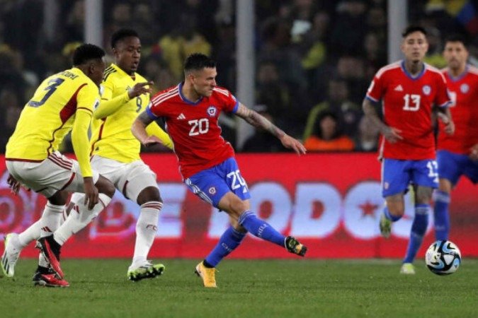 Aránguiz ficará fora de um torneio pelo Chile após dez anos - (crédito: Javier Torres/AFP via Getty Images) Aránguiz ficará fora de um torneio pelo Chile após dez anos - (crédito: Javier Torres/AFP via Getty Images)