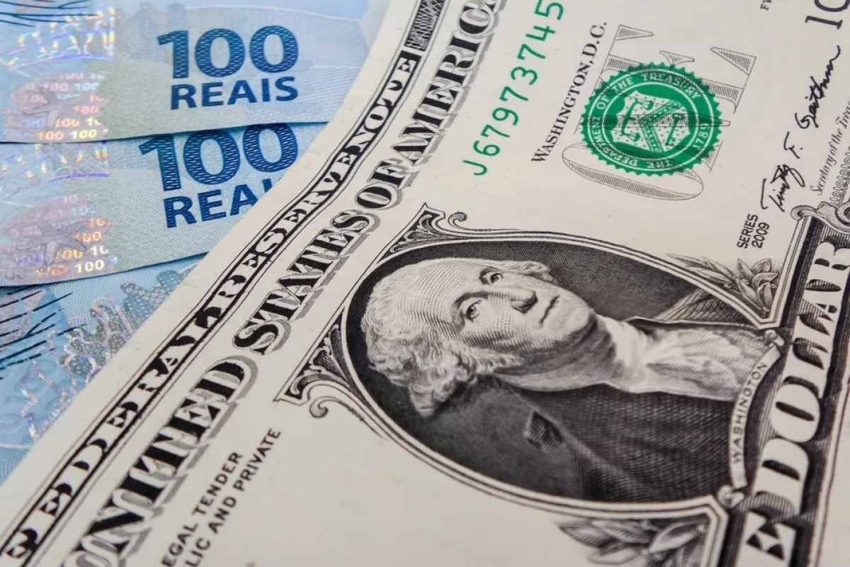 Dólar fecha cotado a R$ 5,39 e tem terceira semana consecutiva no