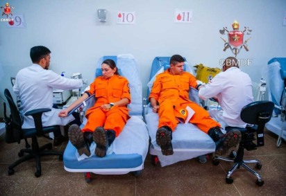 Bombeiros realizam campanha para doar sangue  -  (crédito: CBMDF/ Divulgação )