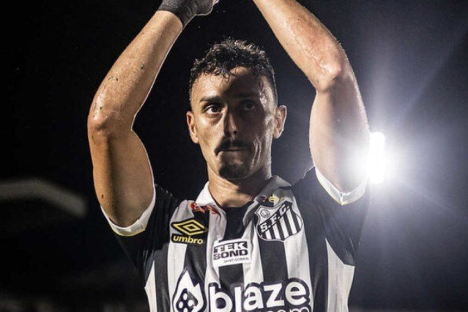 Diego Pituca em ação pelo Santos na Vila Belmiro - (crédito: Foto: Raul Baretta/ Santos FC) Diego Pituca em ação pelo Santos na Vila Belmiro - (crédito: Foto: Raul Baretta/ Santos FC)
