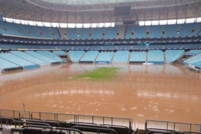 Arena do Grêmio ficou submersa com as enchentes no Sul do país  -  (crédito: Foto: Reprodução / Radio GreNal)