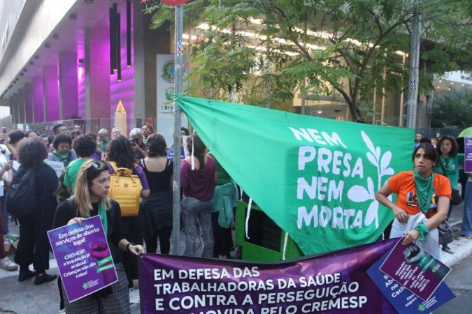 Manifestantes em SP acusam Cremesp de criminalizar aborto legal  -  (crédito: EBC)