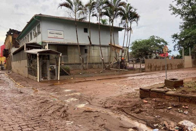 A escola municipal de educação infantil Risque Rabisque foi atingida e teve perda total da estrutura. Sendo assim, os 116 alunos aram a ser atendidos de outra forma - (crédito: Divulgação/Laura Mallmann/ Prefeitura de Lajeado) A escola municipal de educação infantil Risque Rabisque foi atingida e teve perda total da estrutura. Sendo assim, os 116 alunos aram a ser atendidos de outra forma - (crédito: Divulgação/Laura Mallmann/ Prefeitura de Lajeado)