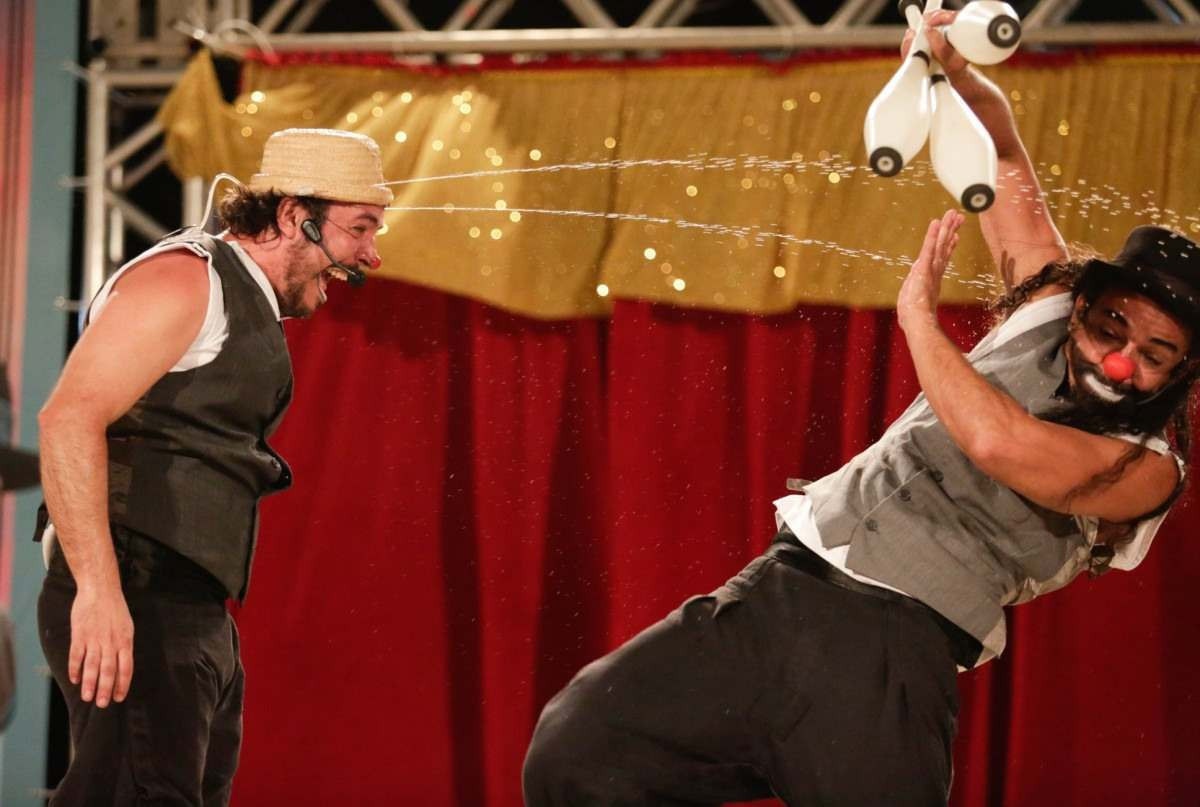 Circo e Teatro Artetude leva acrobacias e malabares para a estrutural