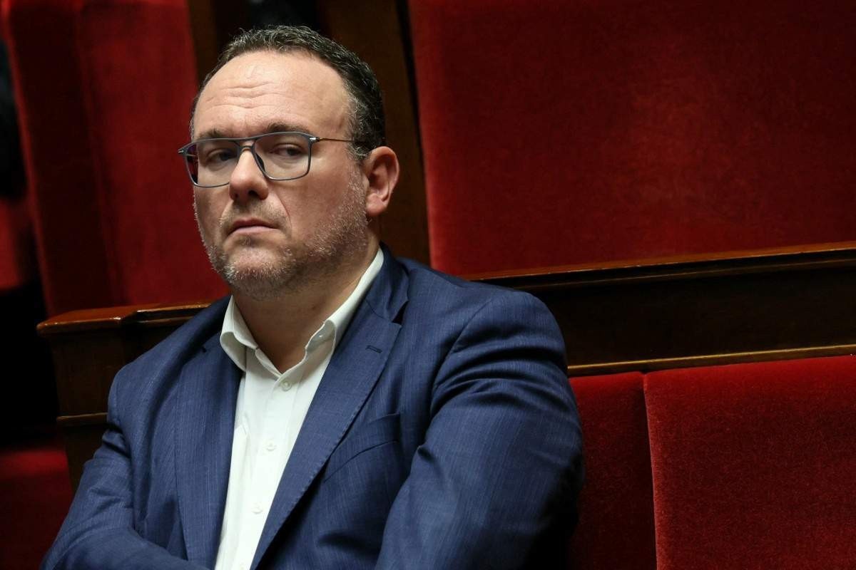 Ex-ministro francês é indiciado por tentativa de estupro