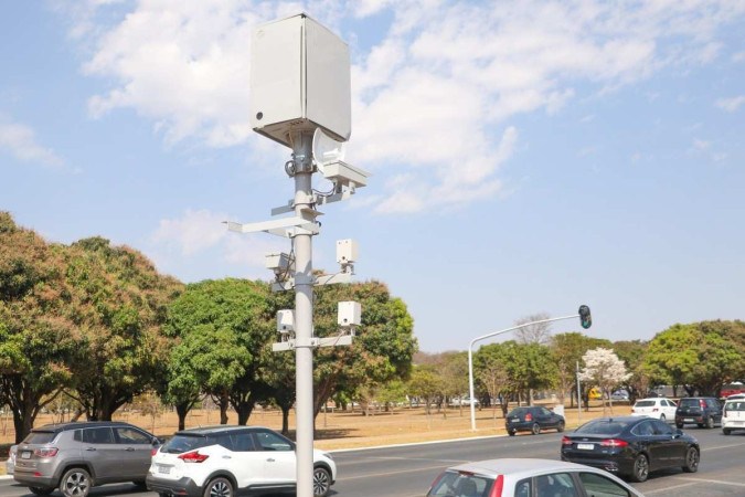 Foto Ilustrativa — diferentemente dos pardais/radares dos quais estamos acostumados no Brasil, o Efeito Doppler não precisa medir a velocidade por meio de sensores no asfalto -  (crédito: Renato Alves / Agência Brasília)