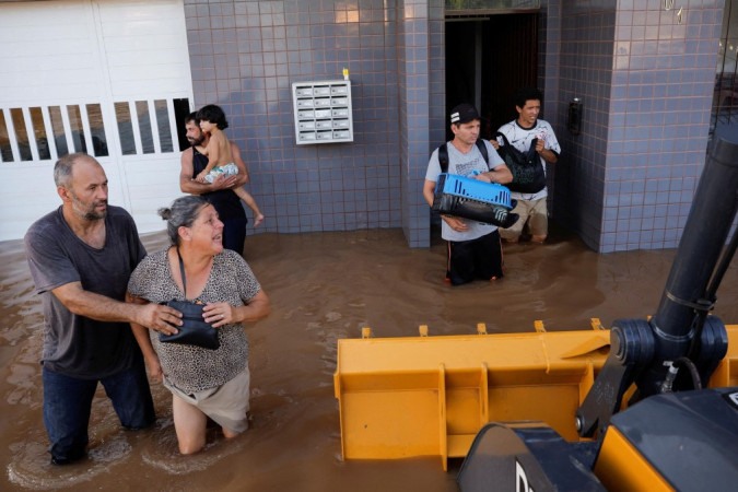 Chuvas intensas afetam mais de 2,2 milhões de pessoas no Rio Grande do Sul -  (crédito: BBC)