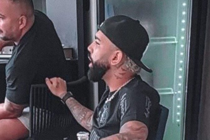 Imagem em que Gabigol supostamente usa a camisa do Corinthians -  (crédito: Foto: ReproduÃ§Ã£o/Internet)