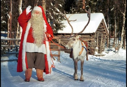 Você sabia que Papai Noel mora na Finlândia? Pela tradição popular, a terra do “Bom Velhinho” fica no norte do país escandinavo, em uma região chamada Lapônia.  -  (crédito: Reprodução/Youtube Santatelevision)