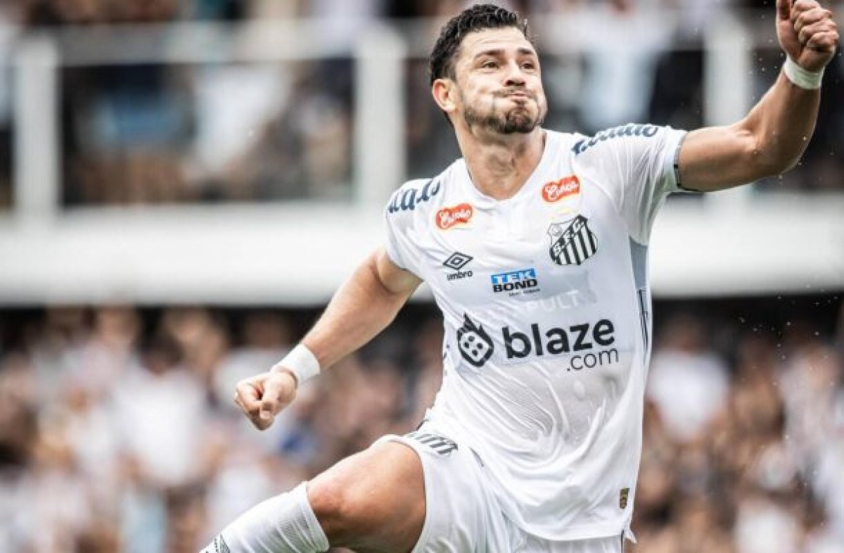 Santos passeia na Vila, goleia o Brusque e lidera a Série B