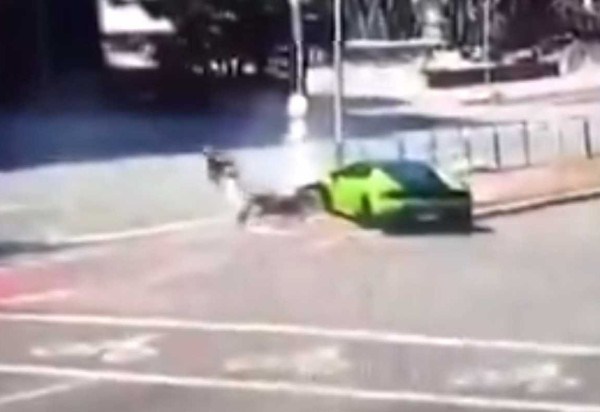 Motorista de Lamborghini corre atrás de ladrão após ter relógio roubado -  (crédito: Reprodução/redes sociais)